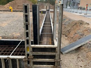 Fundamente unter einer Bodenplatte für eine Lager-/Produktionshalle